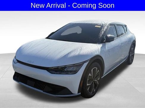 Used 2024 Kia EV6 Light RWD image 1