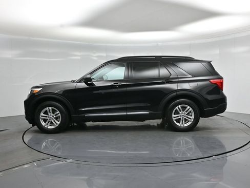 Certified 2023 Ford Explorer XLT RWD image 28