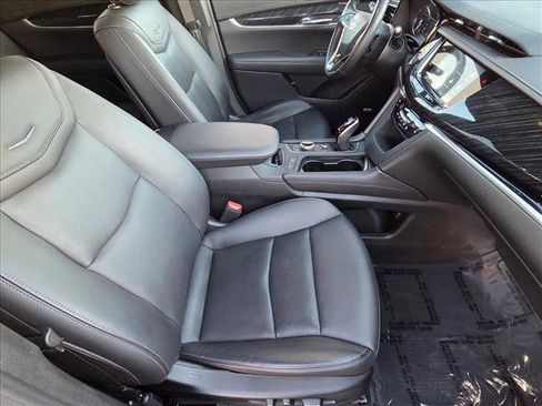 Used 2022 Cadillac XT6 Premium Luxury image 20