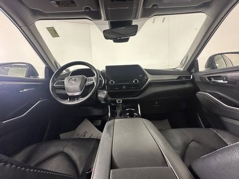 Used 2023 Toyota Highlander Limited image 19