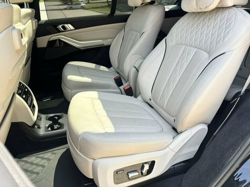Used 2020 BMW X7 M50i w/ Executive Package AWD/4WD image 17