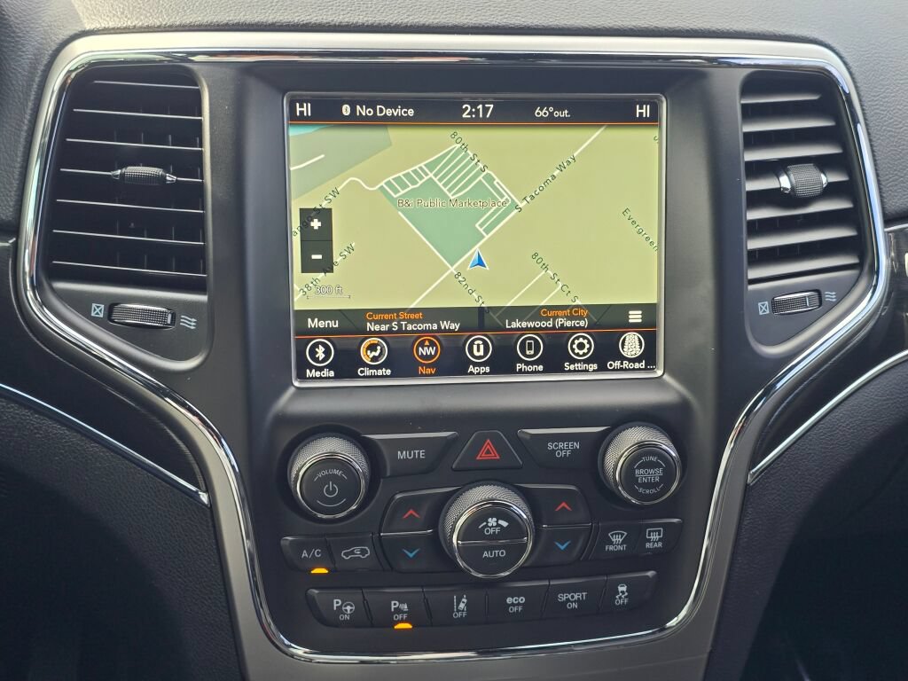 Used 2018 Jeep Grand Cherokee Trailhawk w/ Trailhawk Luxury Group AWD/4WD image 35