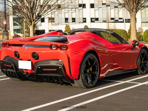 Used 2025 Ferrari SF90 Spider image 8