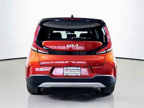 Used 2023 Kia Soul LX image 7