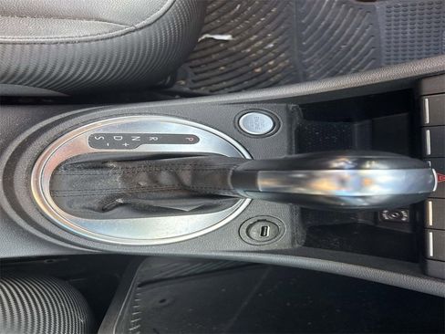 Used 2012 Volkswagen Beetle 2.5 image 37