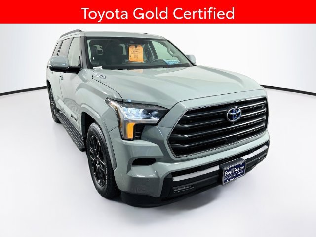 Used 2024 Toyota Sequoia SR5 AWD/4WD image 1
