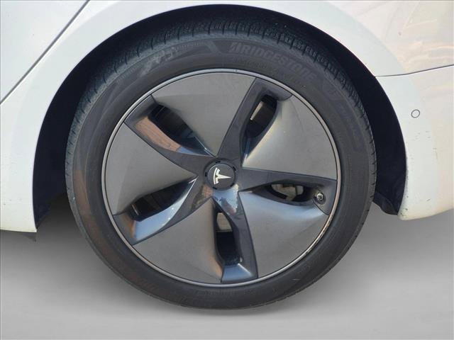 Used 2020 Tesla Model 3 Standard Range RWD image 7