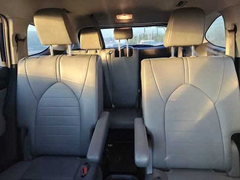Used 2023 Toyota Highlander XLE FWD image 10