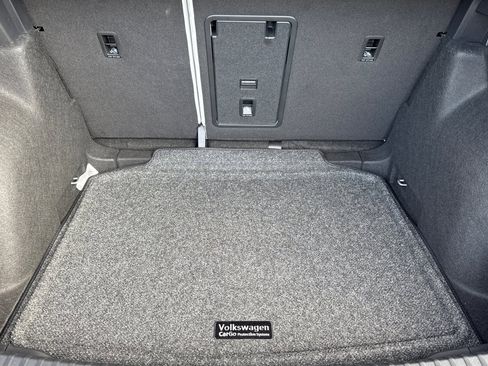 New 2025 Volkswagen Taos SE image 15