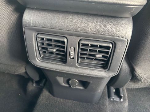 Used 2025 Toyota RAV4 LE AWD/4WD image 22