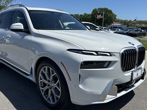 Certified 2026 BMW X7 xDrive40i AWD/4WD image 2