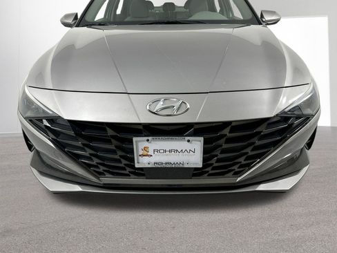 Used 2022 Hyundai Elantra SEL w/ Convenience + Premium Package image 28