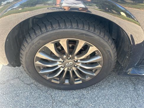 Used 2015 INFINITI QX80 Limited w/ All Season Package image 10