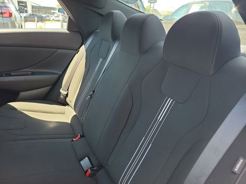 Used 2025 Hyundai Elantra Sport FWD image 11
