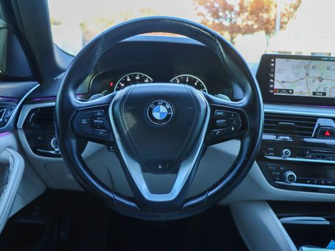 Used 2018 BMW 540i image 28