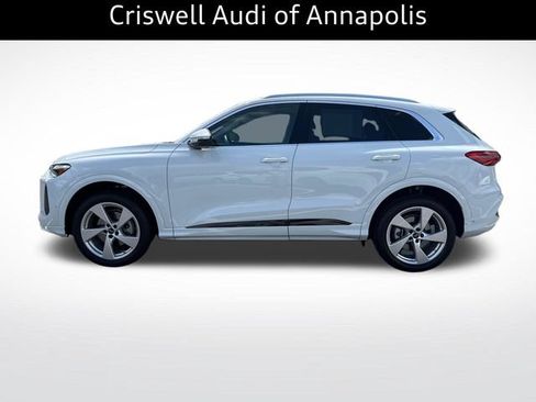 Certified 2025 Audi Q5 Premium w/ Premium Plus AWD/4WD image 4