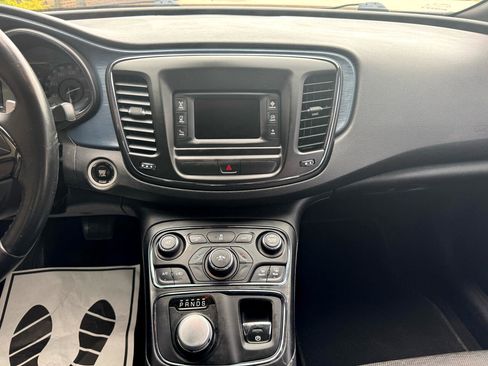 Used 2015 Chrysler 200 S image 11