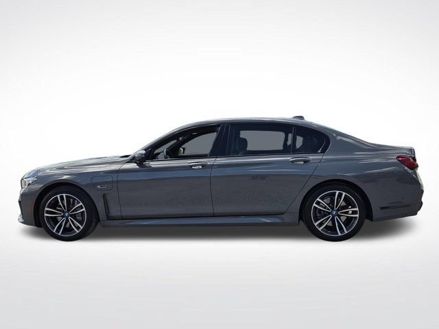 Used 2022 BMW 745e xDrive w/ M Sport Package AWD/4WD image 6
