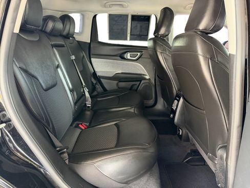 Used 2022 Jeep Compass Latitude FWD image 18