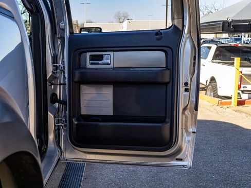 Used 2013 Ford F150 Raptor w/ Luxury Equipment Group image 38