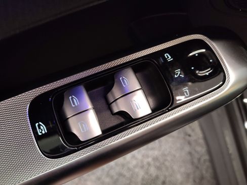 Used 2026 Mercedes-Benz GLC 300 image 19