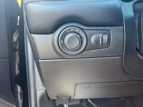 Used 2024 Dodge Durango SXT w/ 3rd Row Seating Group image 17