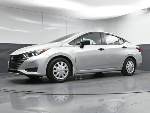 Certified 2024 Nissan Versa S w/ Trunk Package image 15