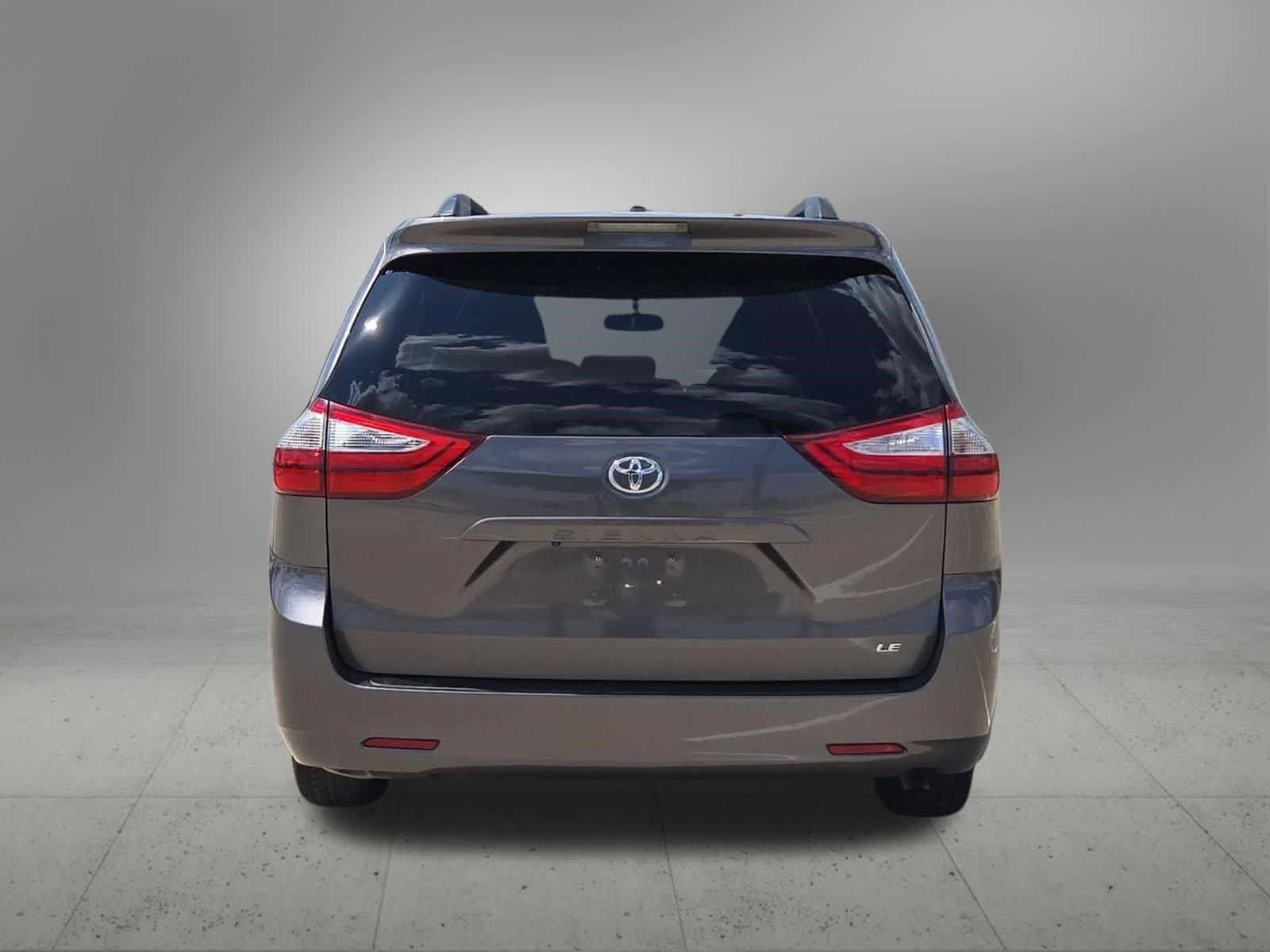 Used 2017 Toyota Sienna LE FWD image 5