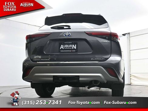 Used 2024 Toyota Highlander Platinum AWD/4WD image 21
