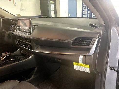 Used 2026 Nissan Rogue S AWD/4WD image 13