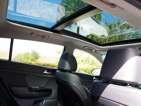 Used 2021 Kia Sportage EX w/ EX Technology Package image 29