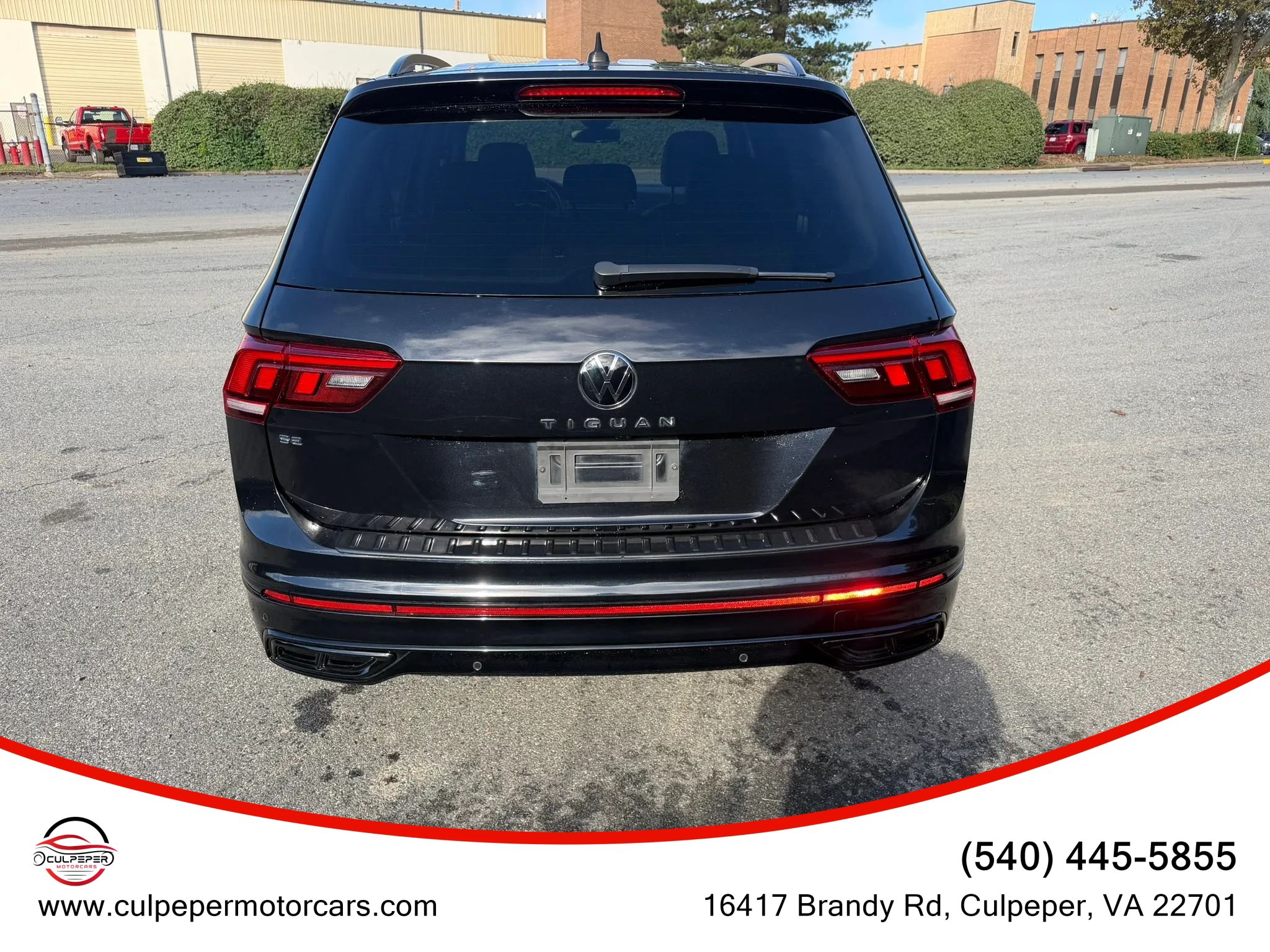 Used 2023 Volkswagen Tiguan SE R-Line FWD image 4