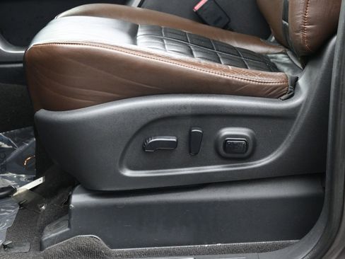 Used 2017 Nissan Titan Platinum Reserve image 11