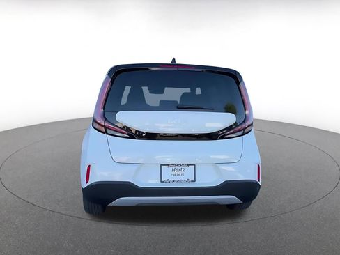 Used 2025 Kia Soul LX w/ LX Technology Package FWD image 12