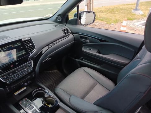 Used 2021 Honda Pilot Black Edition image 12