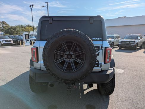 Used 2022 Ford Bronco Wildtrak image 4