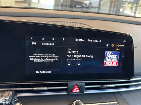 Used 2025 Hyundai Elantra SEL FWD image 21