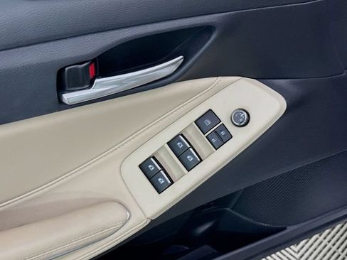 Used 2021 Toyota Avalon XLE w/ Moonroof Package FWD image 17