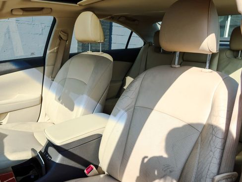 Used 2011 Lexus ES 350 FWD image 10