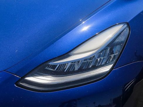 Used 2021 Tesla Model Y Long Range AWD/4WD image 8