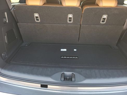New 2026 Nissan Armada SL w/ Captain's Chari Seat Package AWD/4WD image 12