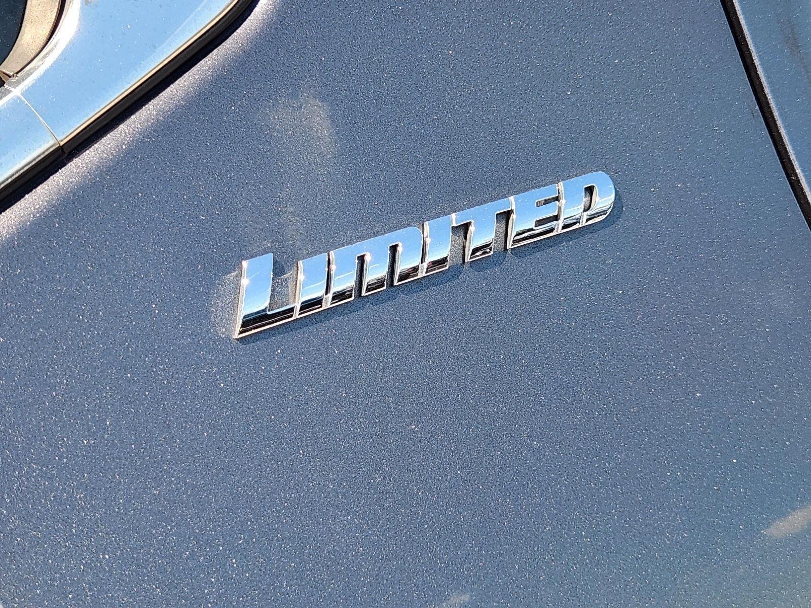 Used 2024 Toyota Tundra Limited w/ Power Package AWD/4WD image 12