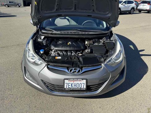 Used 2014 Hyundai Elantra SE image 37