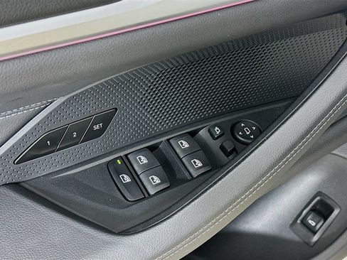 Used 2025 BMW i4 eDrive40 RWD image 17