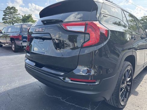 Used 2023 GMC Terrain SLT w/ Tech Package FWD image 18