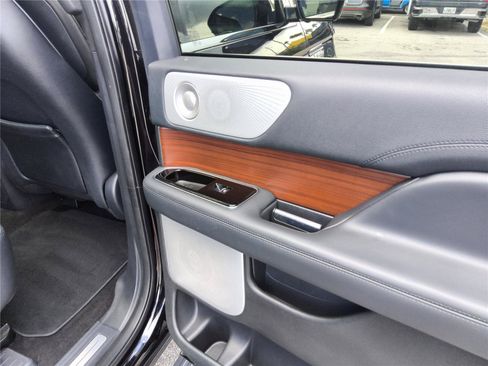 Used 2022 Lincoln Navigator L Reserve AWD/4WD image 23