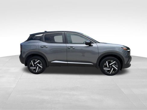 Certified 2025 Nissan Kicks SV FWD image 9