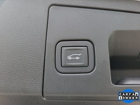 Used 2025 Cadillac XT4 Premium Luxury FWD image 7