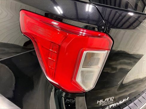 Used 2022 Ford Explorer Platinum w/ Equipment Group 601A AWD/4WD image 30