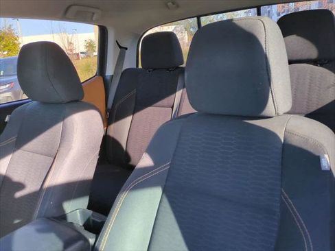 Certified 2019 Toyota Tacoma SR5 image 8